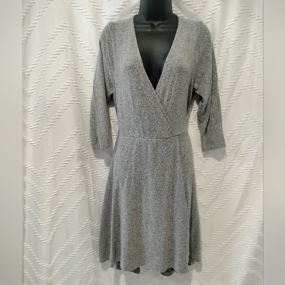 Torrid Grey Faux Wrap 3/4 Sleeve Skater Dress - Flattering Simple Dress - Picture 4 of 8